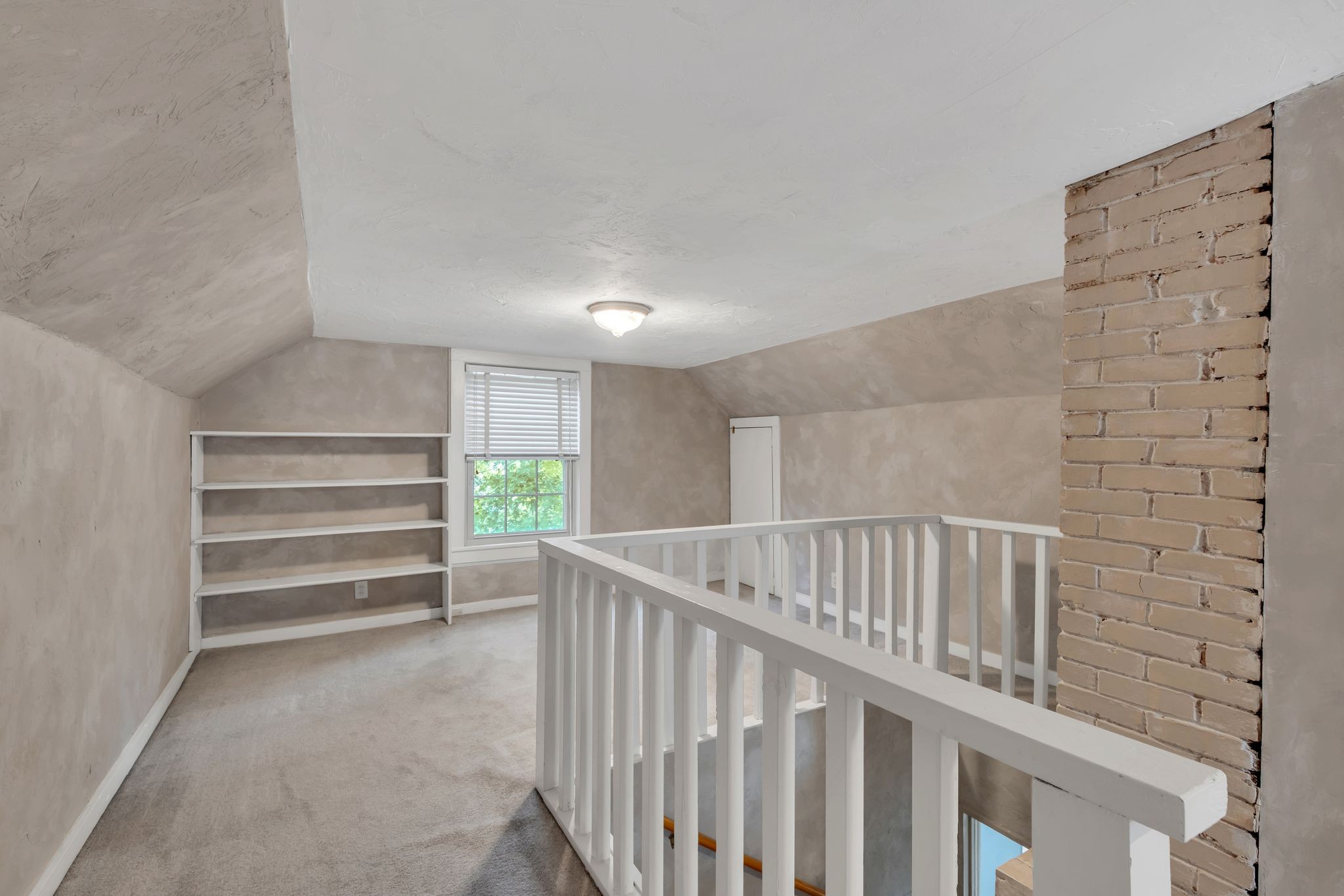 214 W Cedar St
