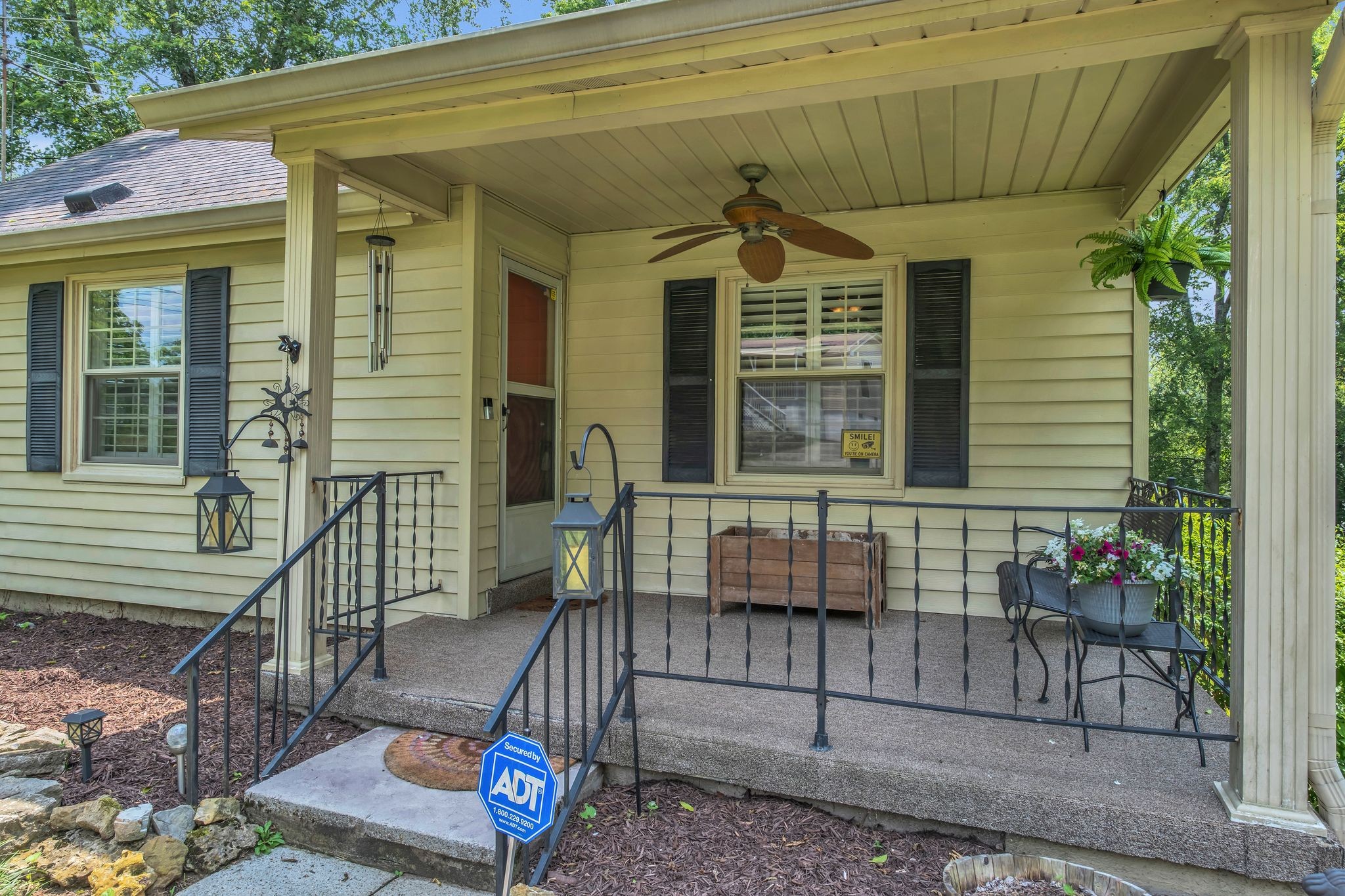 214 W Cedar St