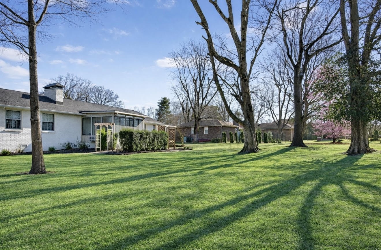116 Lake Vista Dr