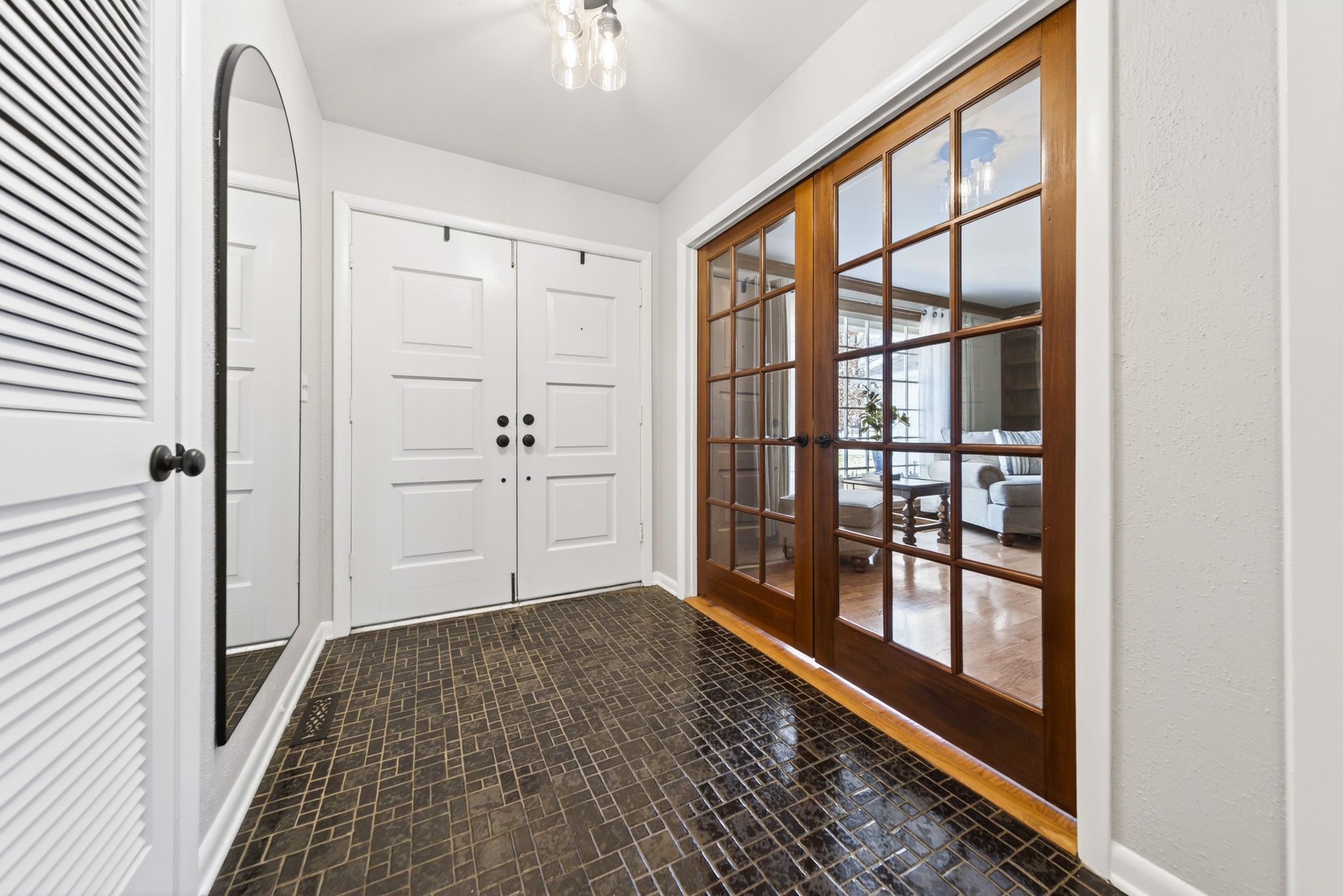 116 Lake Vista Dr