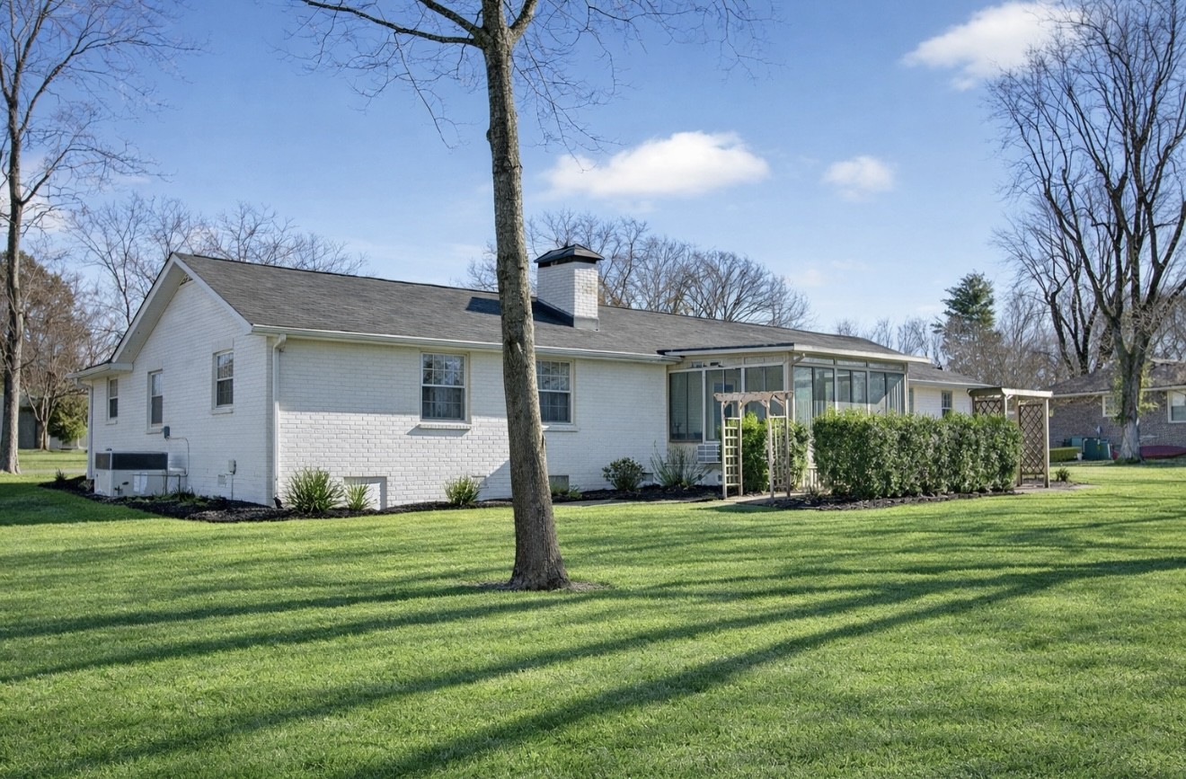 116 Lake Vista Dr