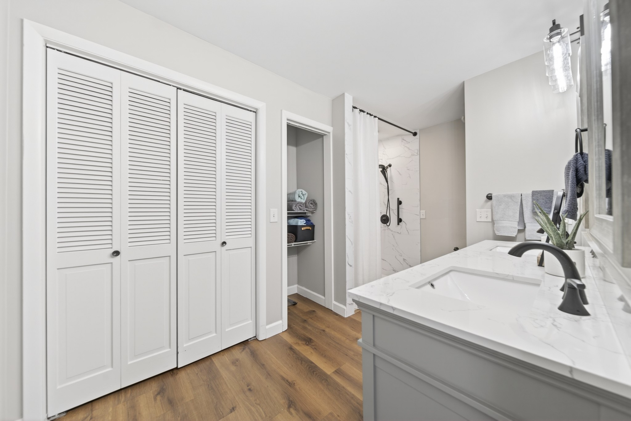 116 Lake Vista Dr