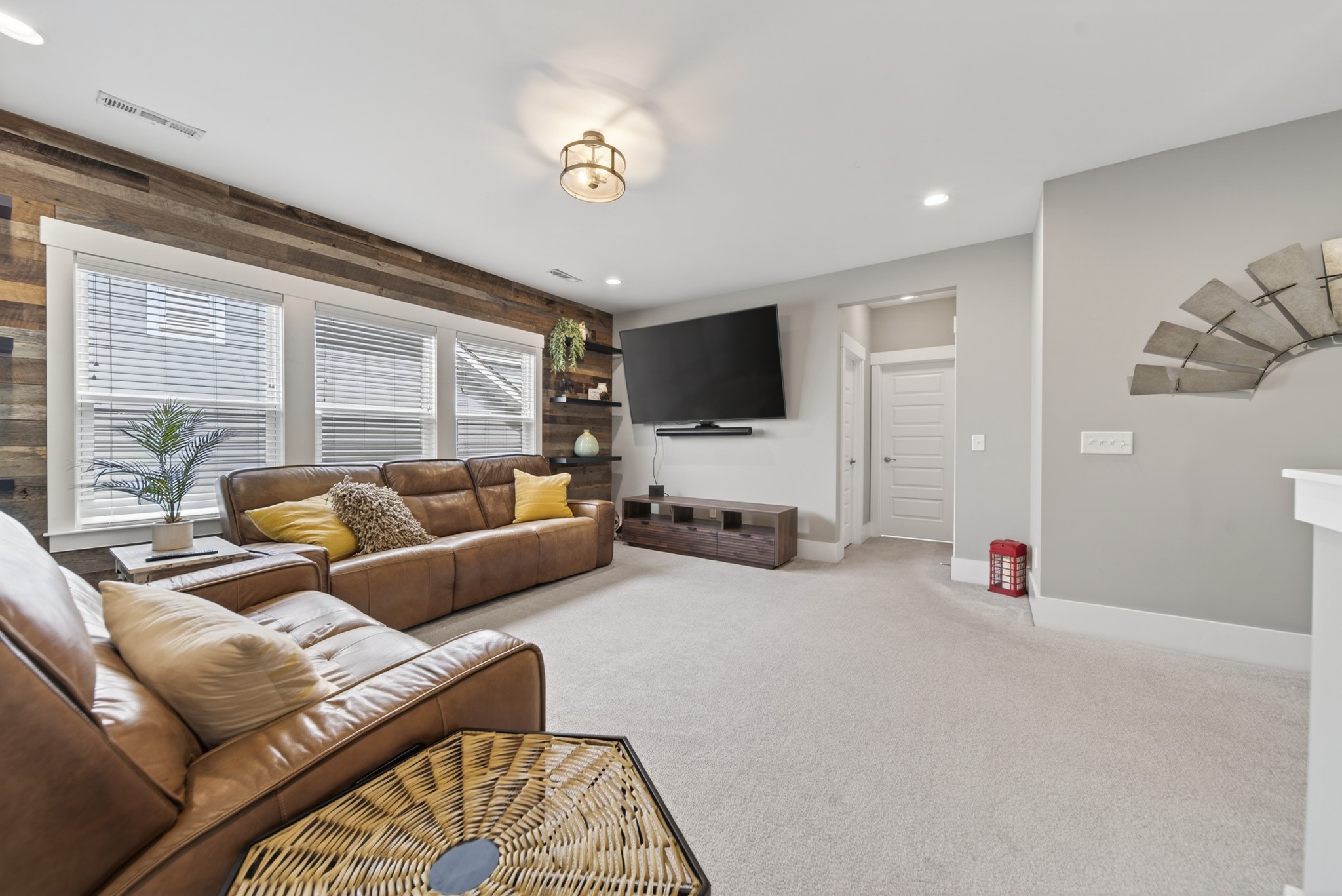 135 Ashington Cir