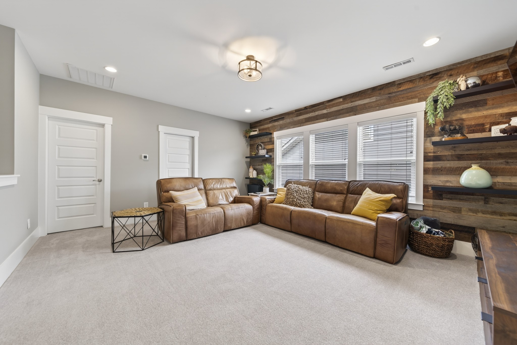 135 Ashington Cir