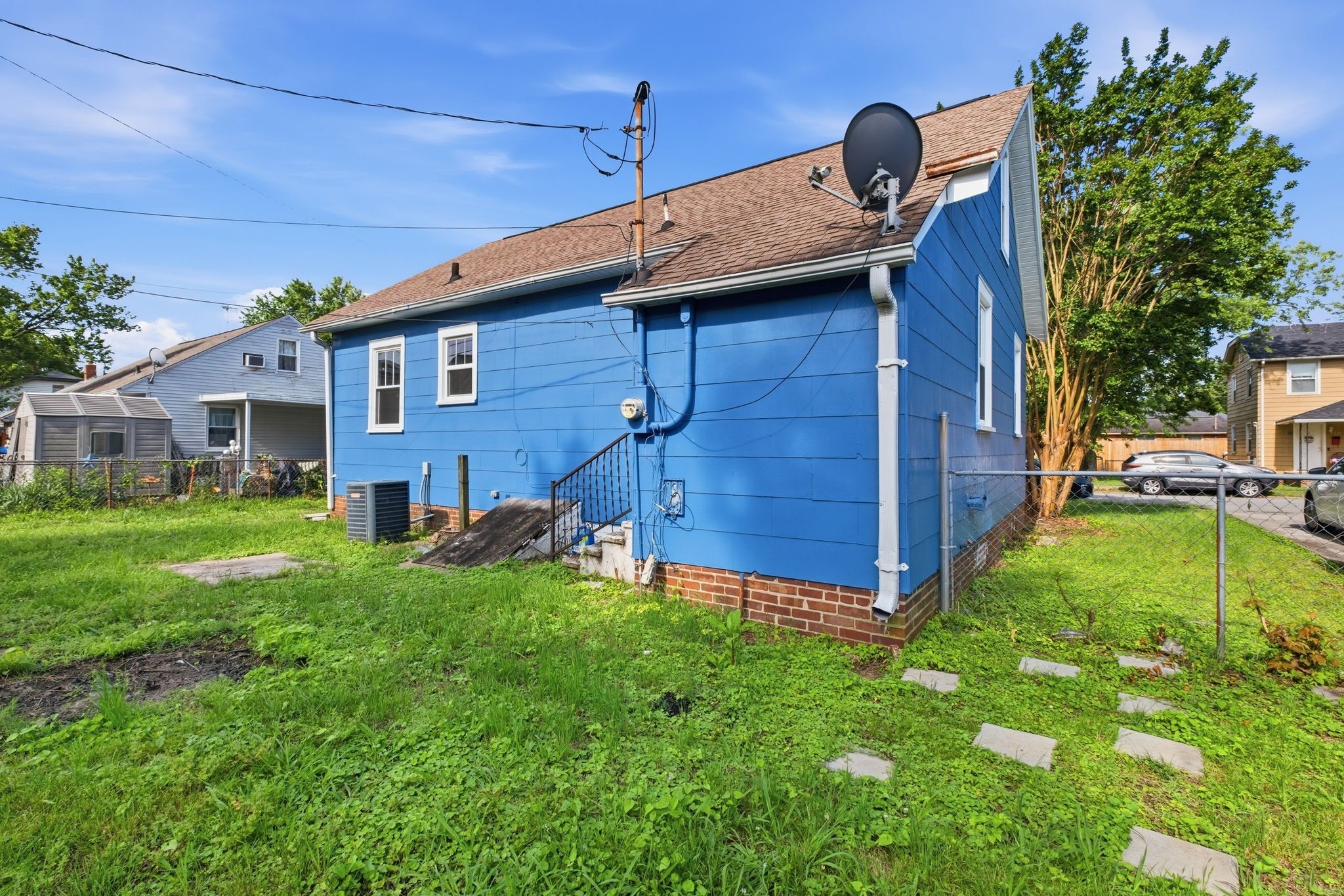 1015 Bryan St