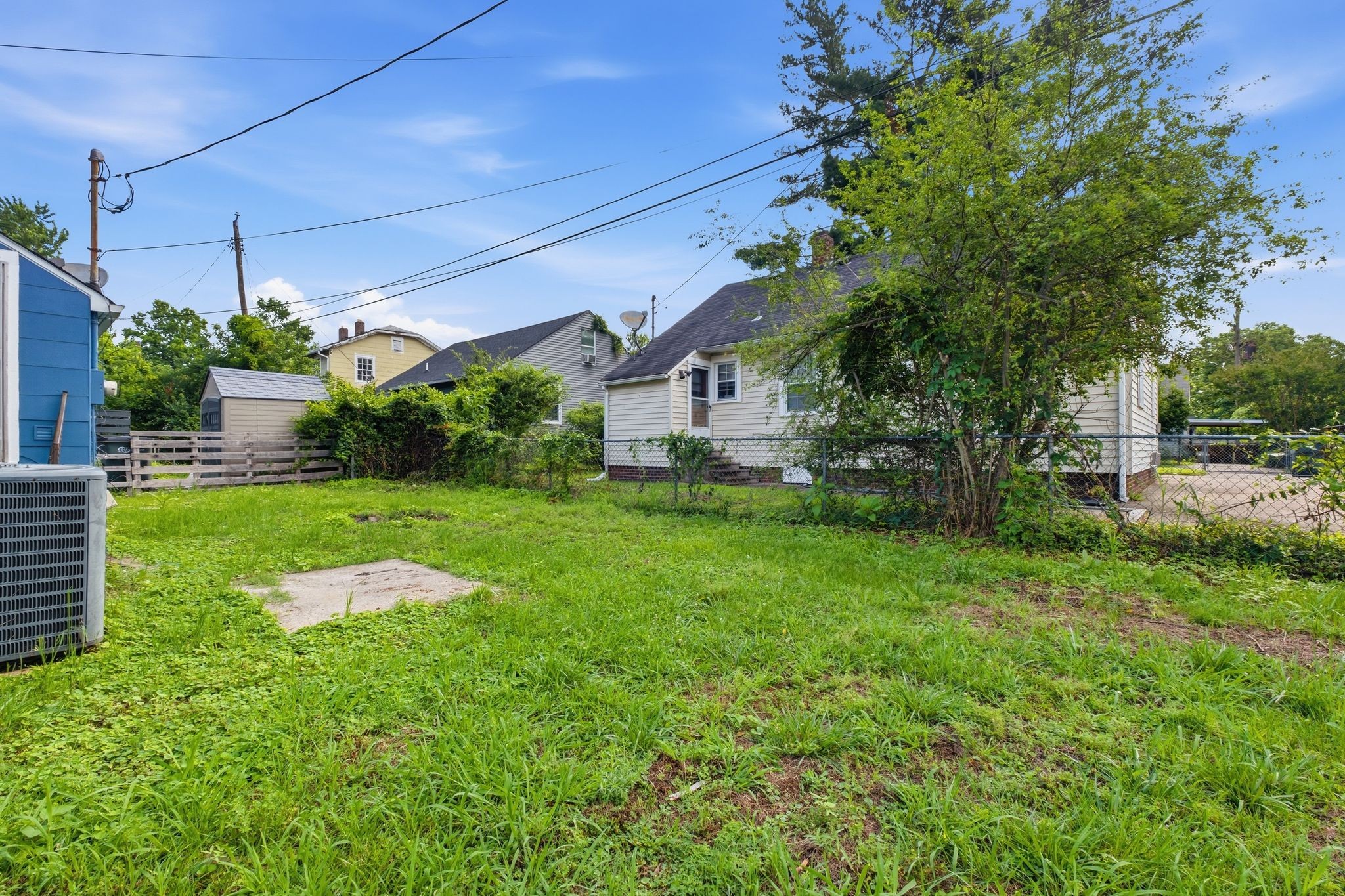 1015 Bryan St