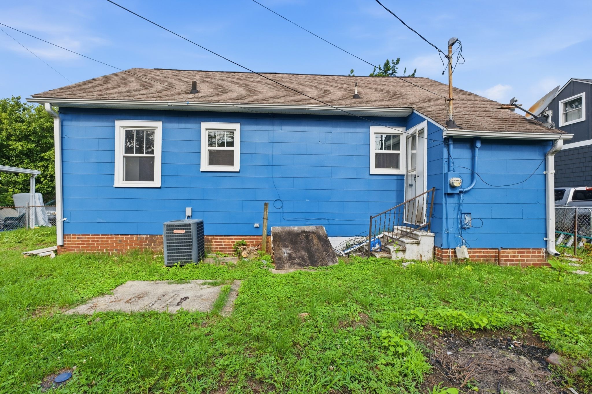 1015 Bryan St