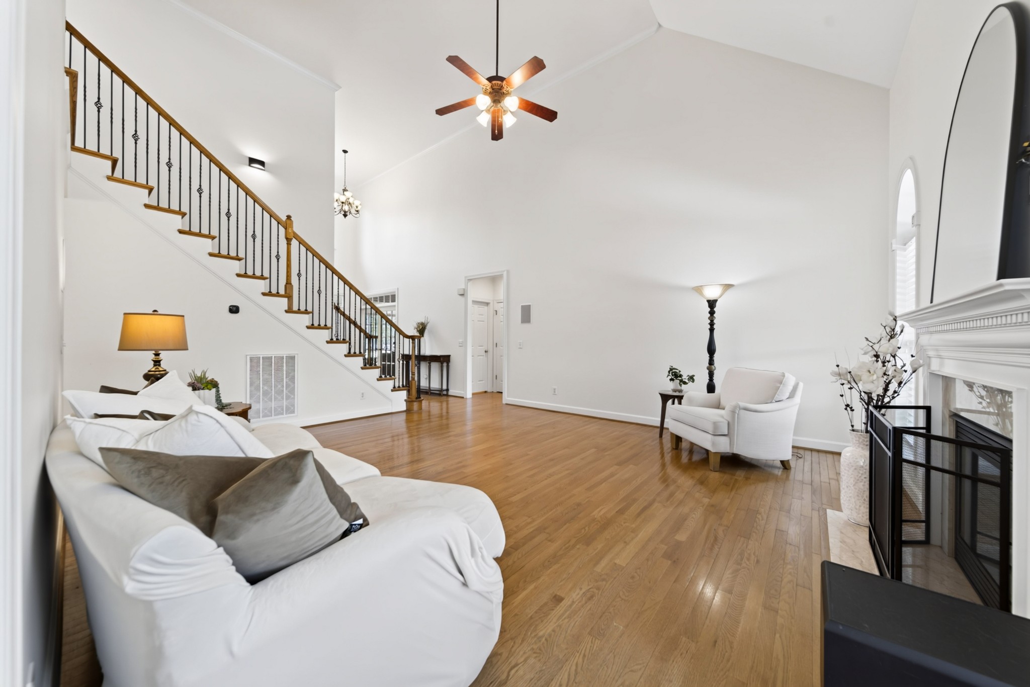 105 Beacon Light Cv