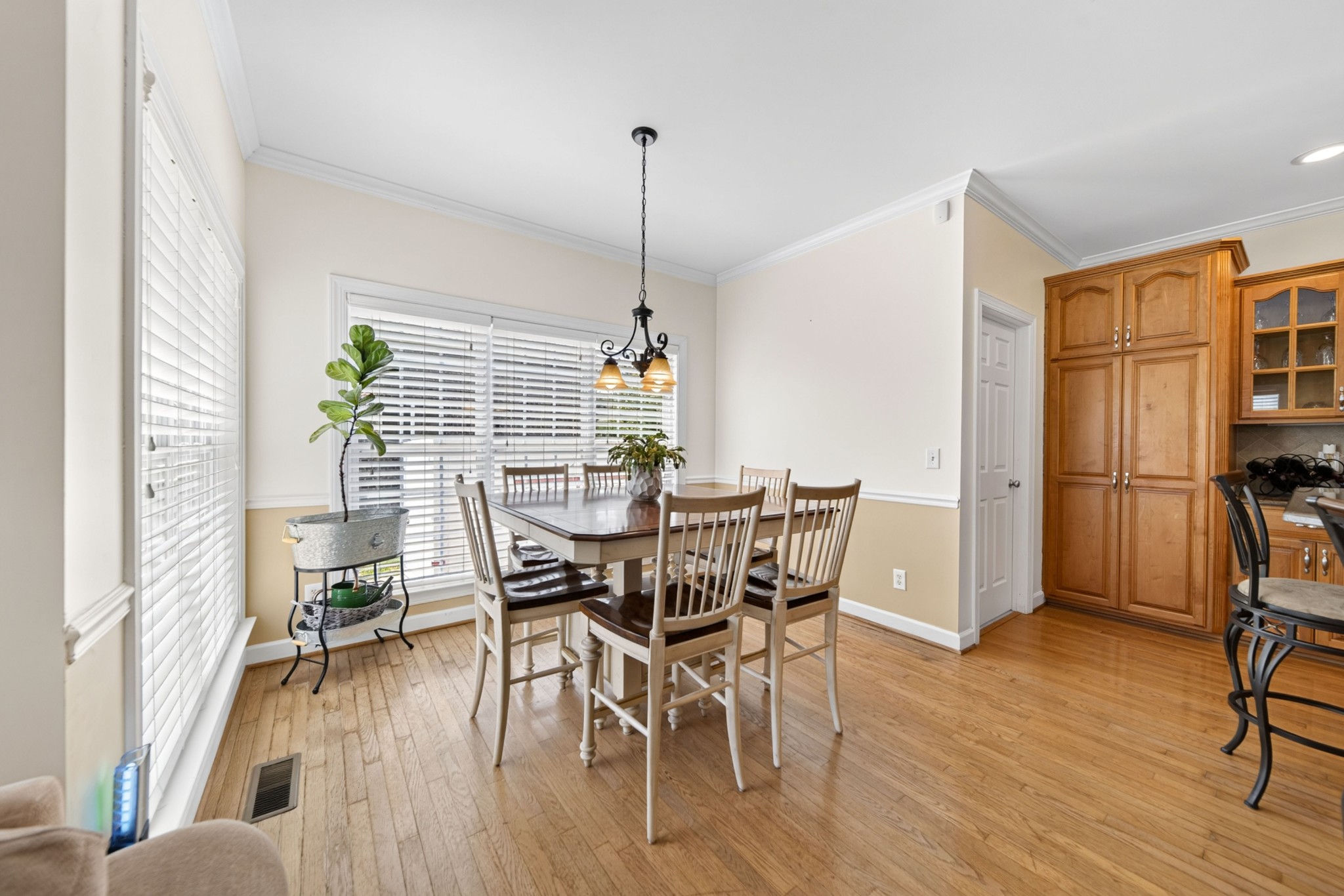 105 Beacon Light Cv