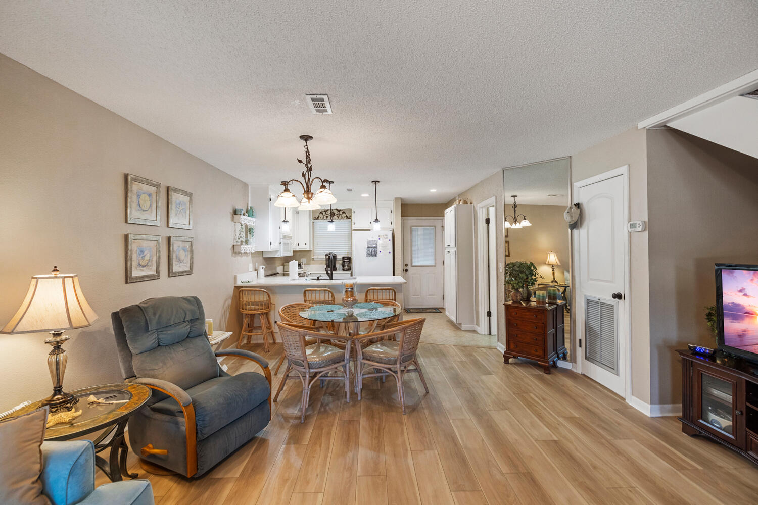 22 Chateau Road