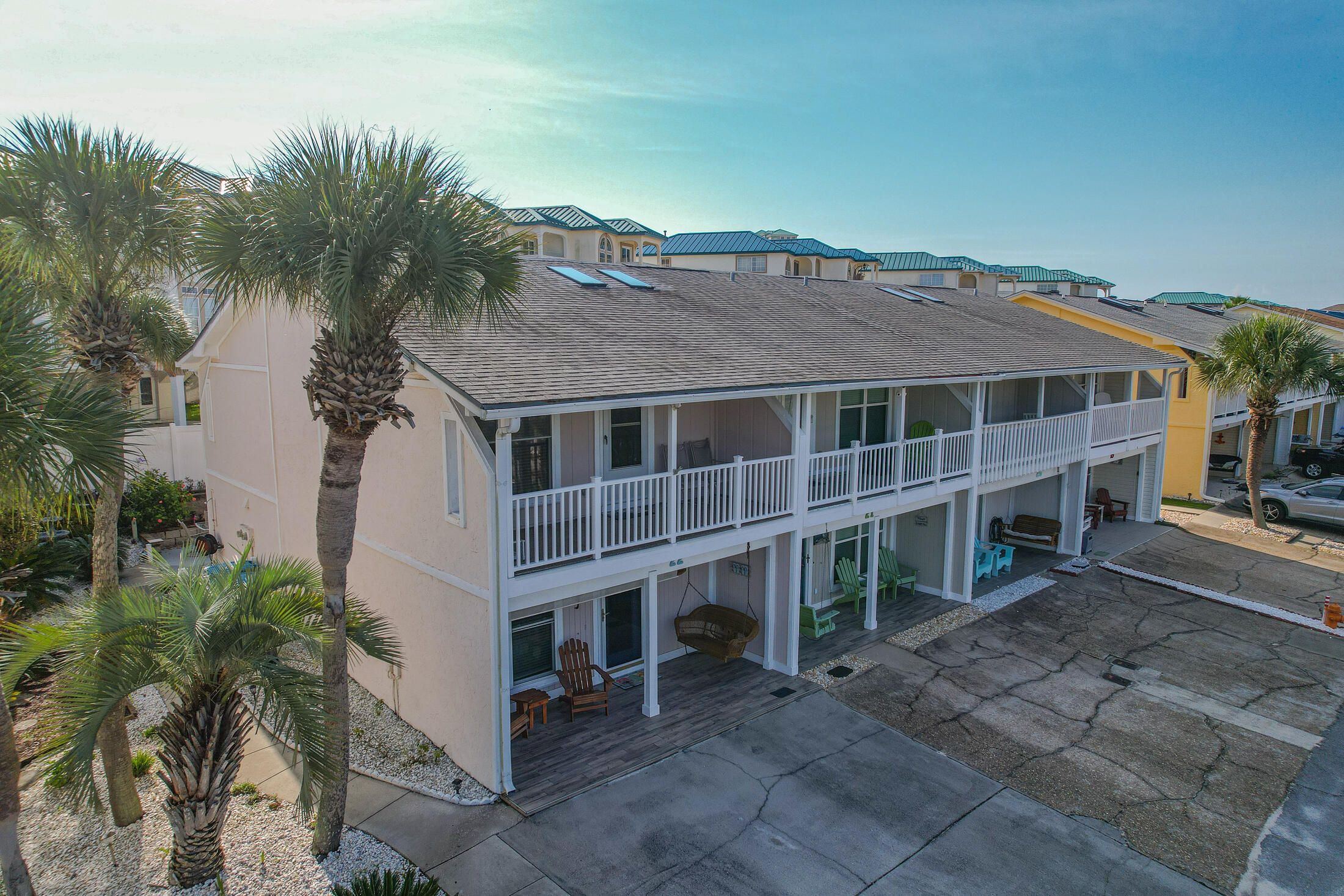 22 Chateau Road