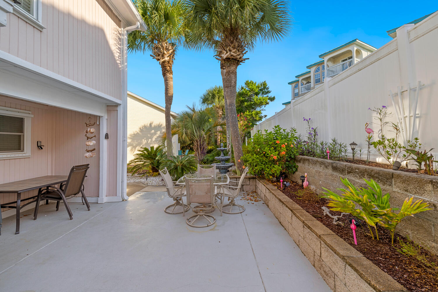 22 Chateau Road