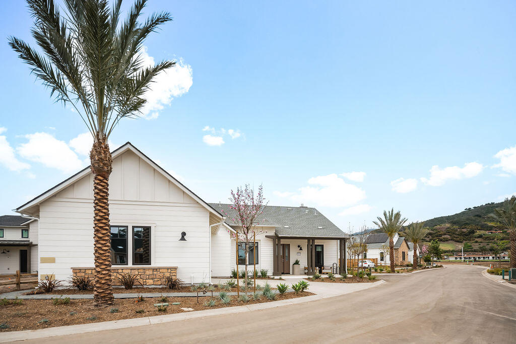 105 Polo Way