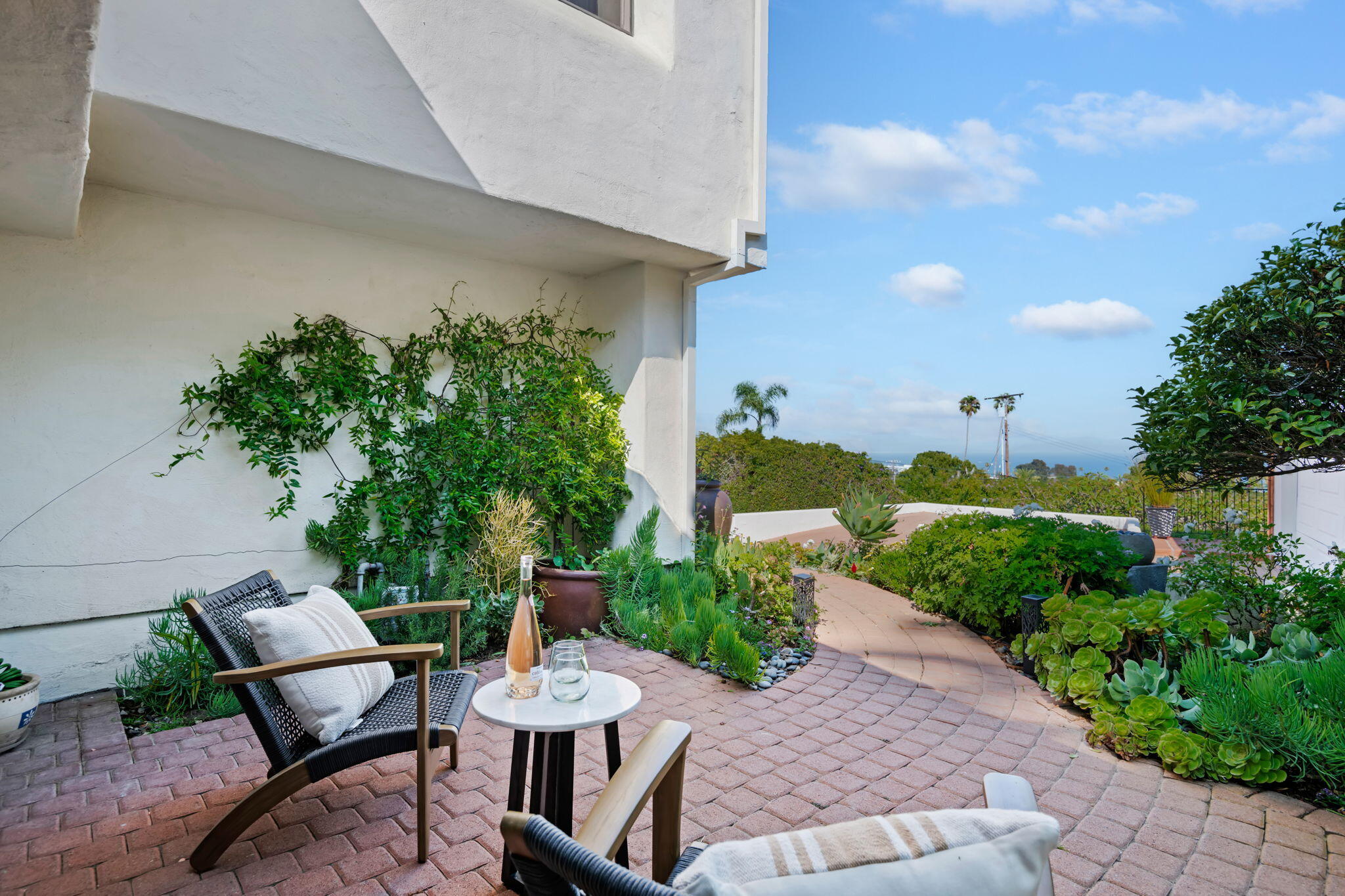 421 Vista De La Playa Lane