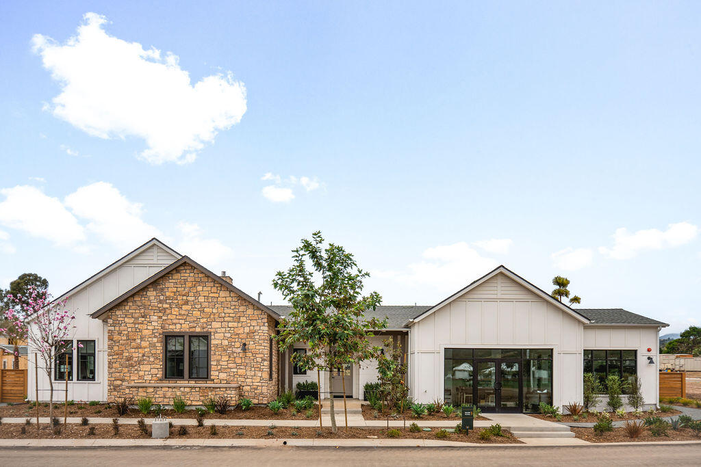 135 Polo Way