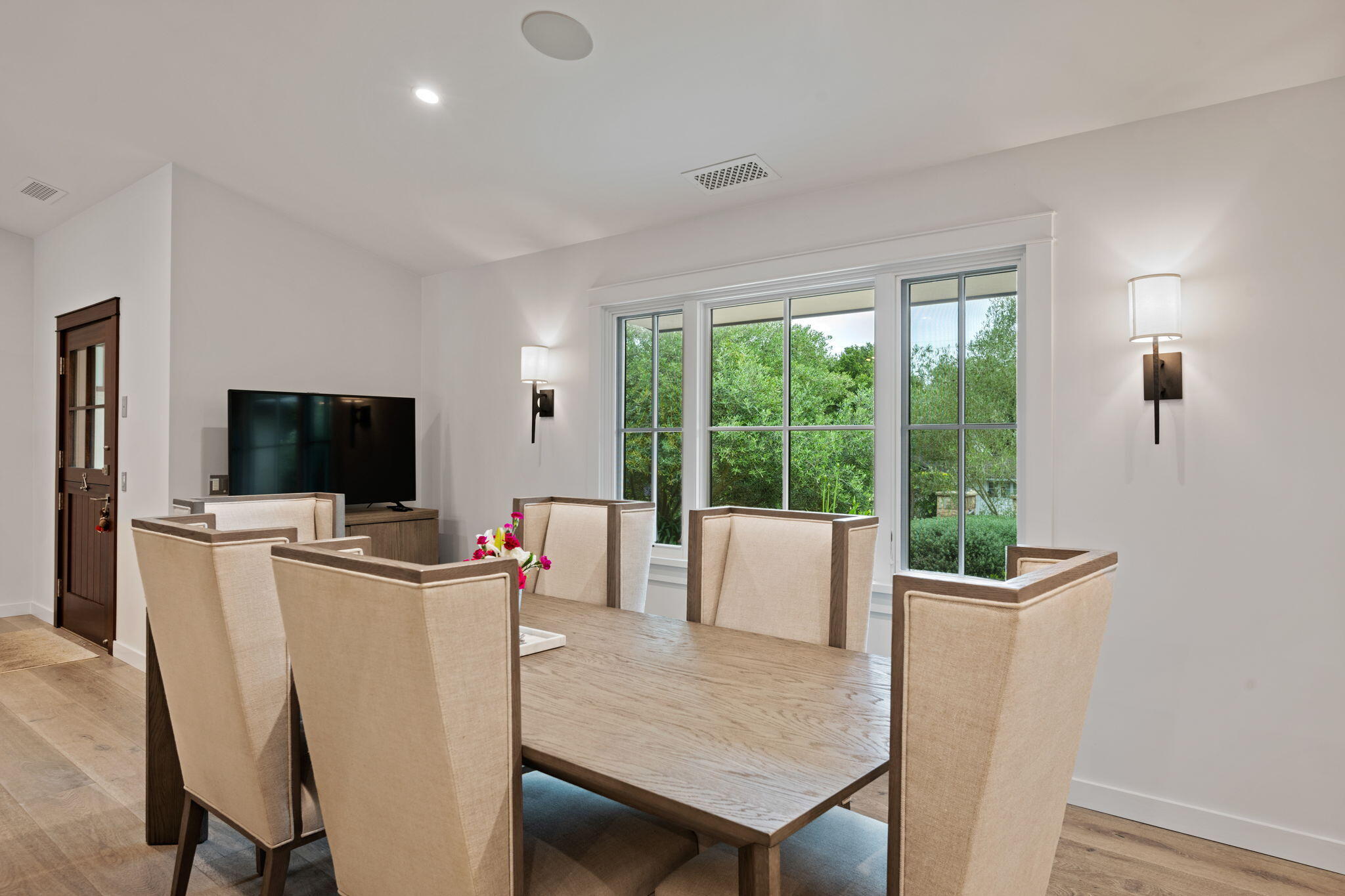 1350 Santa Clara Way