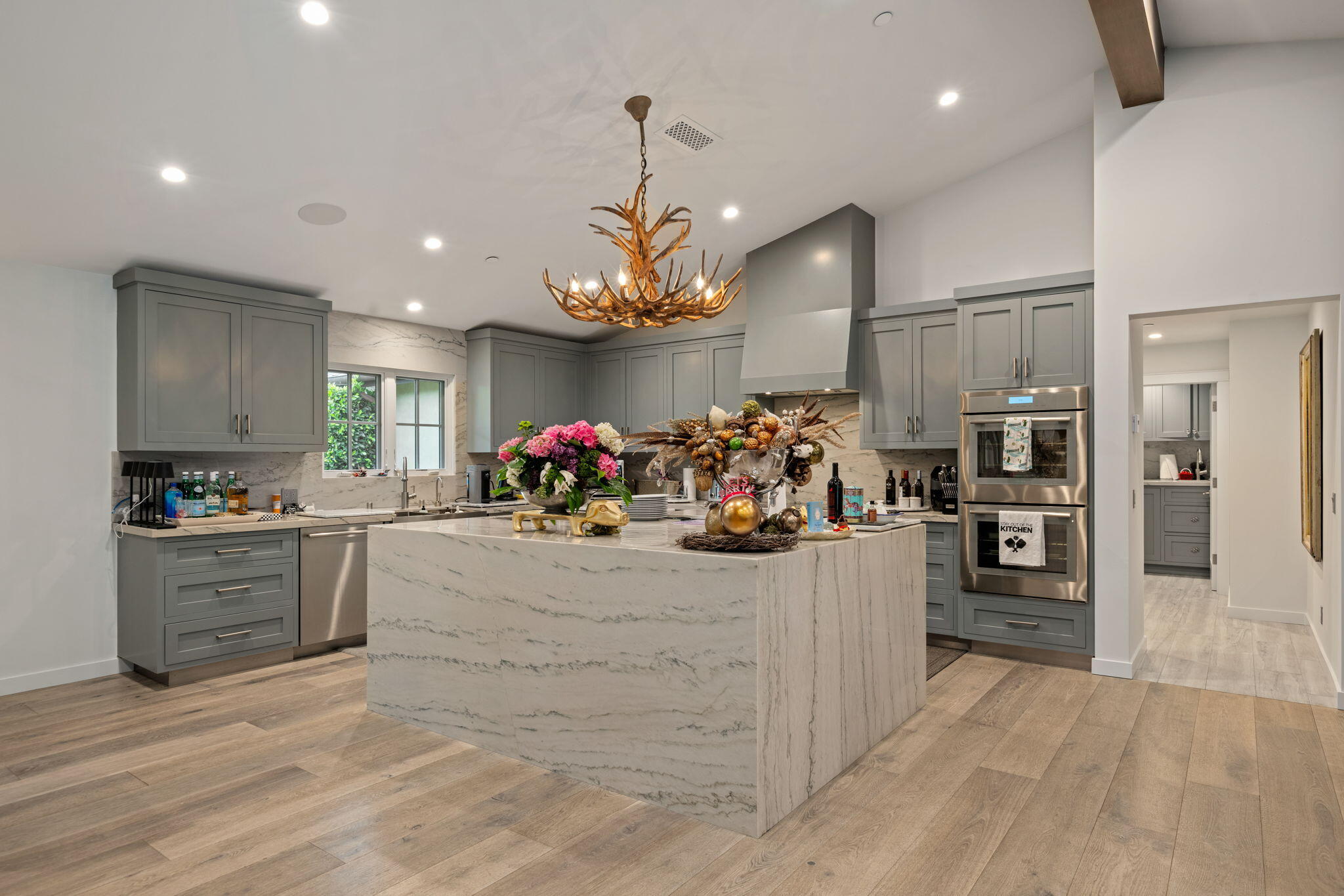 1350 Santa Clara Way