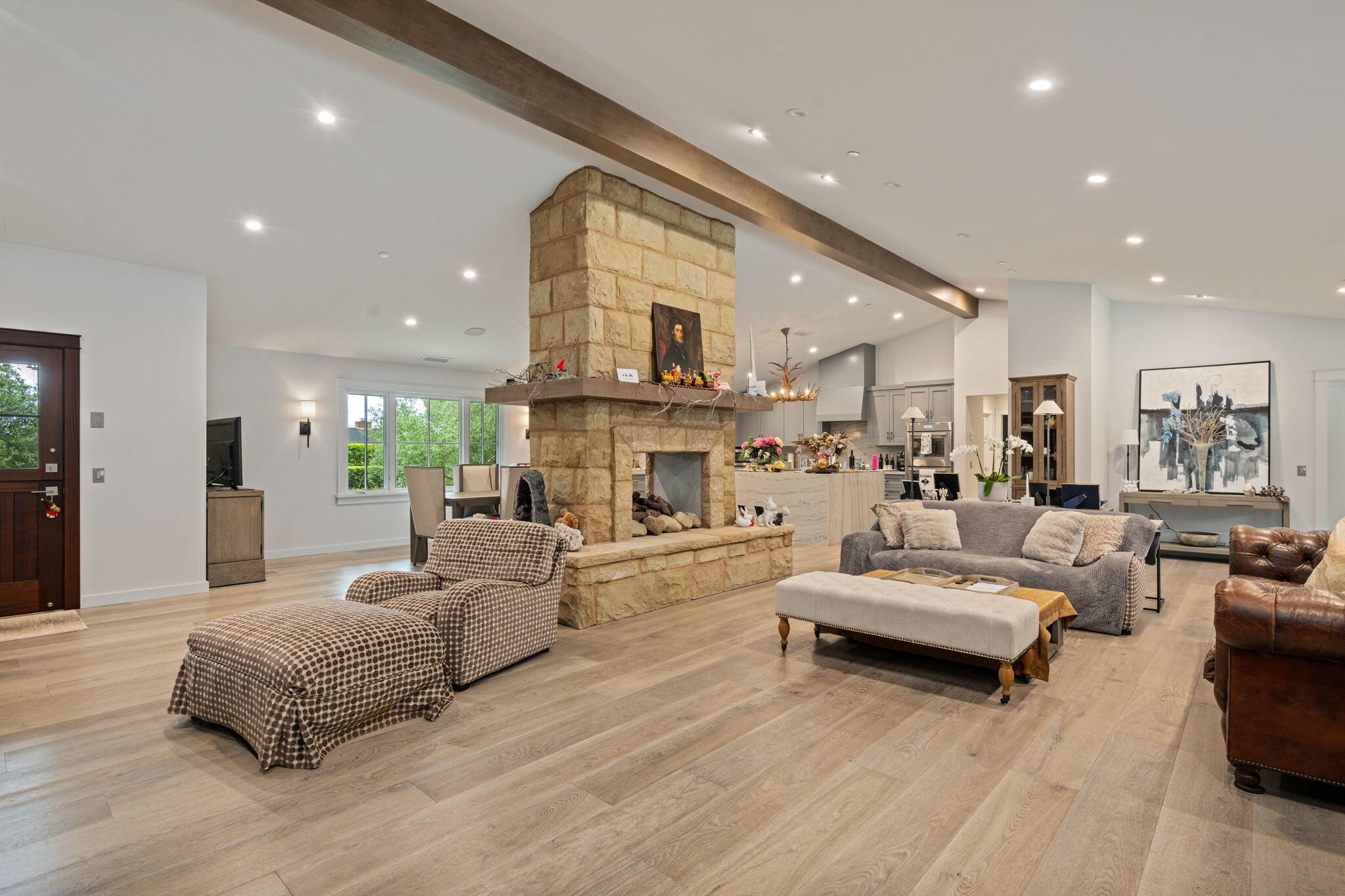 1350 Santa Clara Way