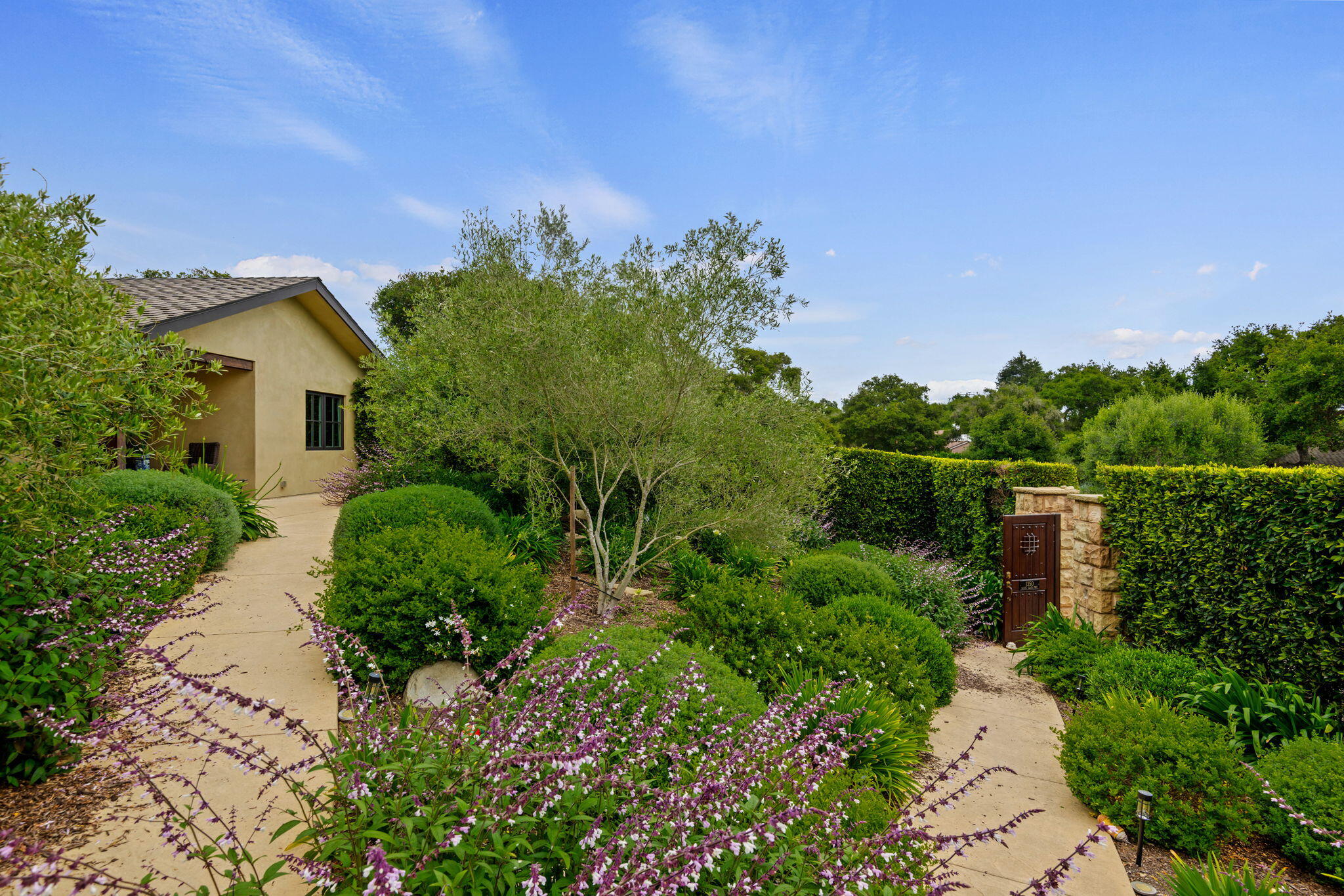 1350 Santa Clara Way