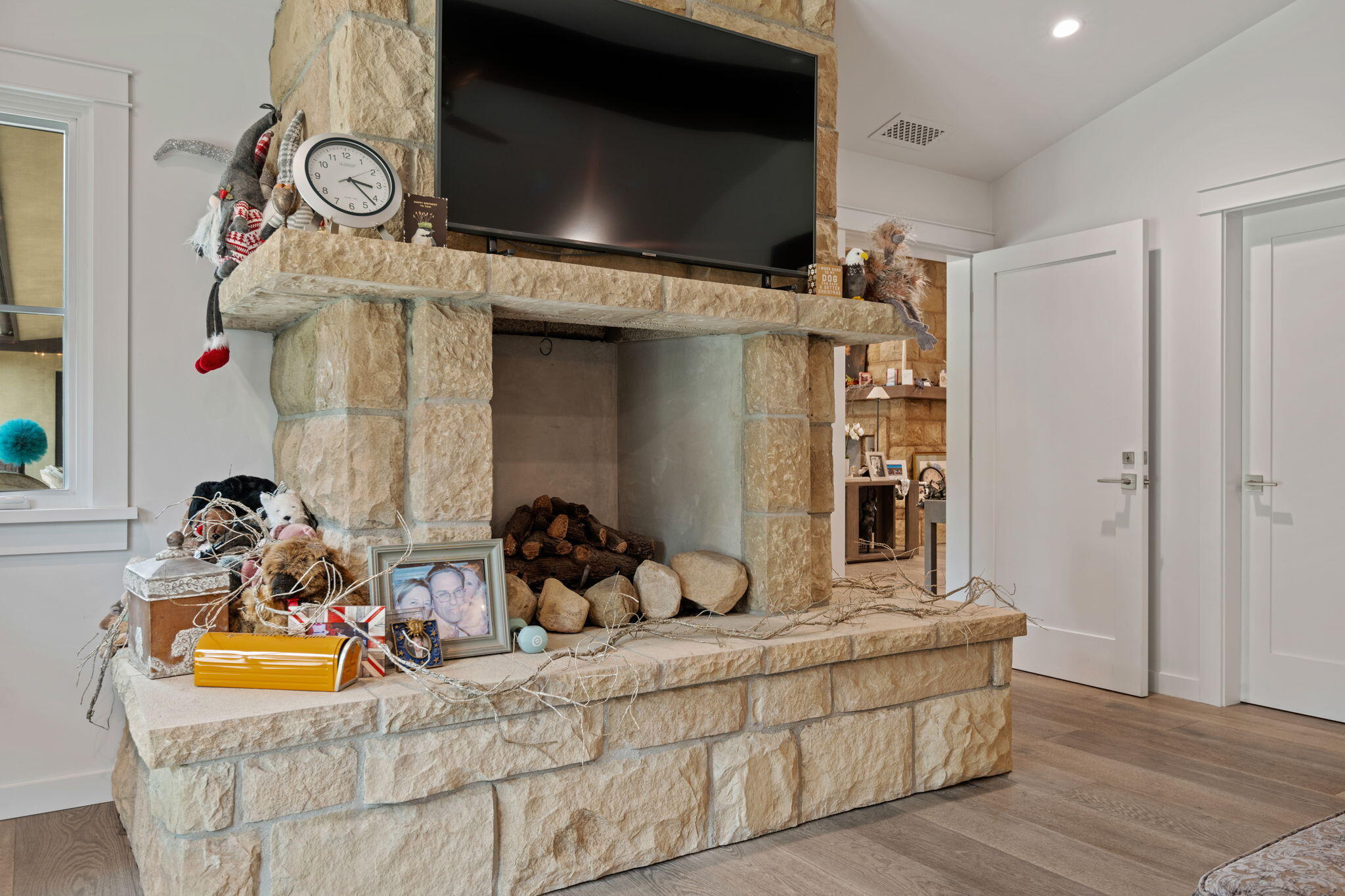 1350 Santa Clara Way