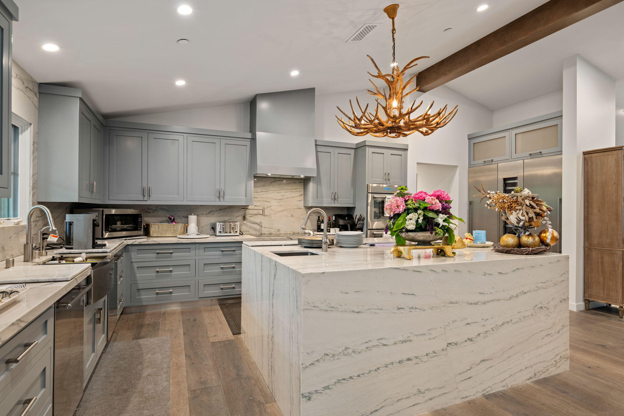 1350 Santa Clara Way