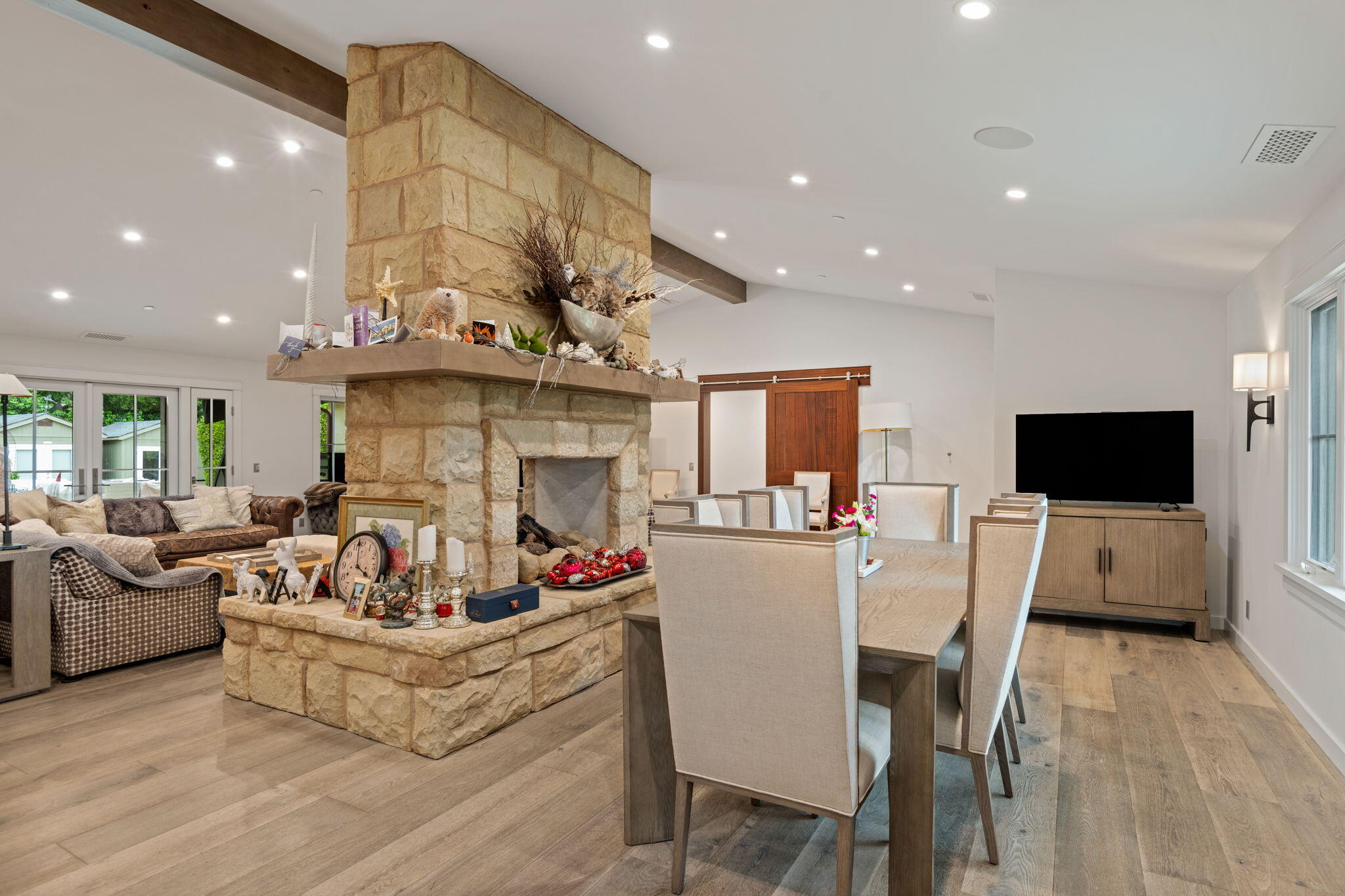 1350 Santa Clara Way