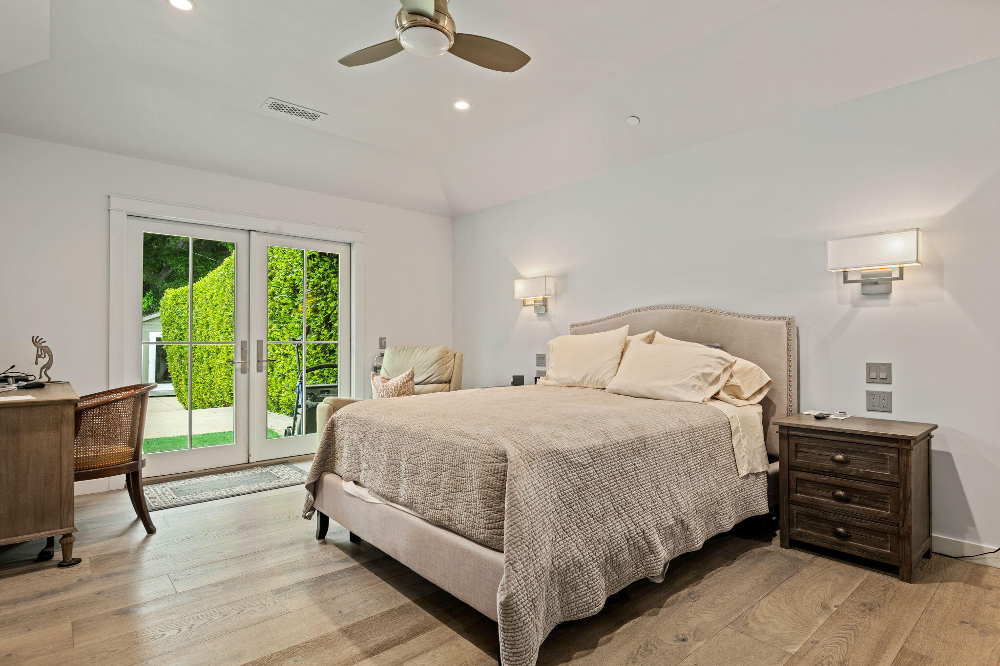 1350 Santa Clara Way