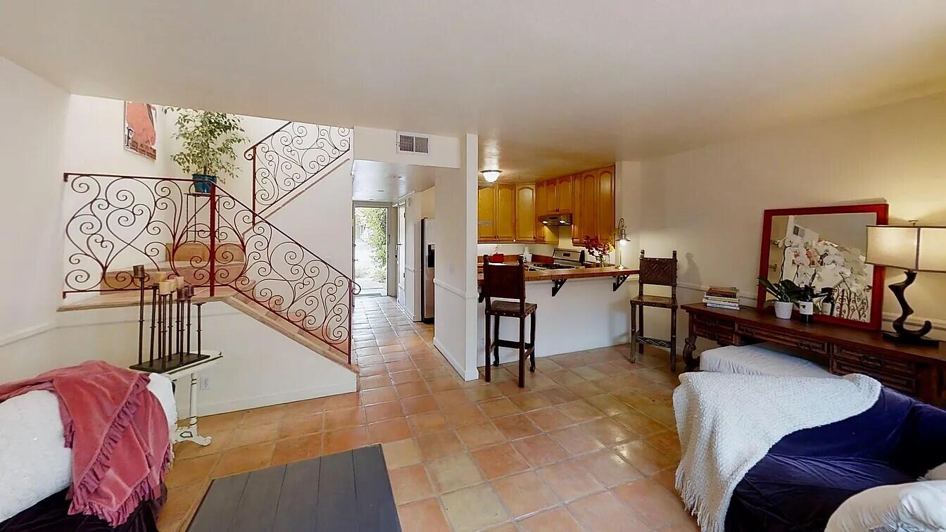 415 W Gutierrez Street Apt 16