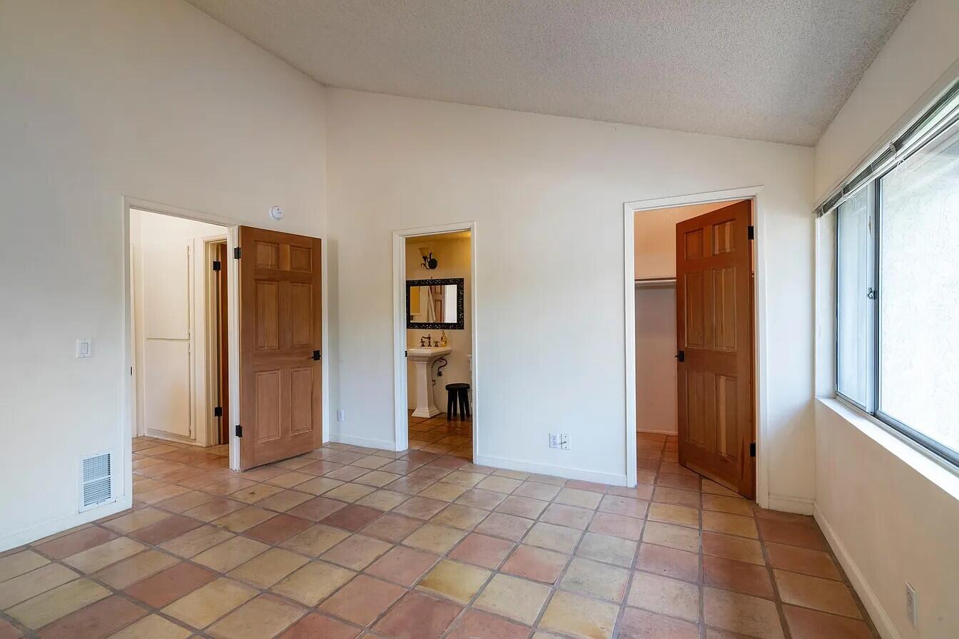 415 W Gutierrez Street Apt 16