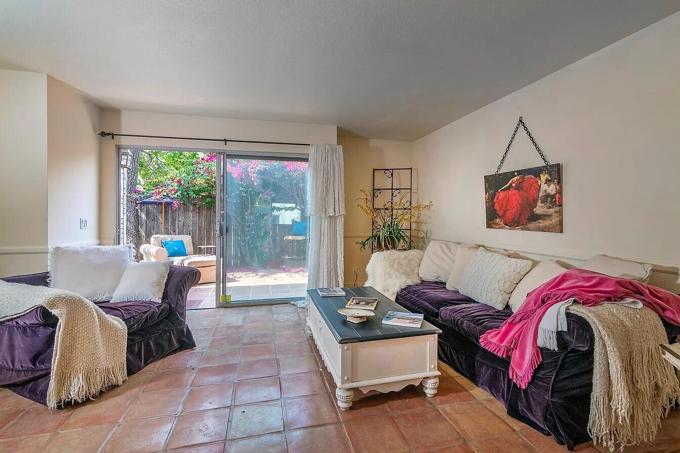 415 W Gutierrez Street Apt 16