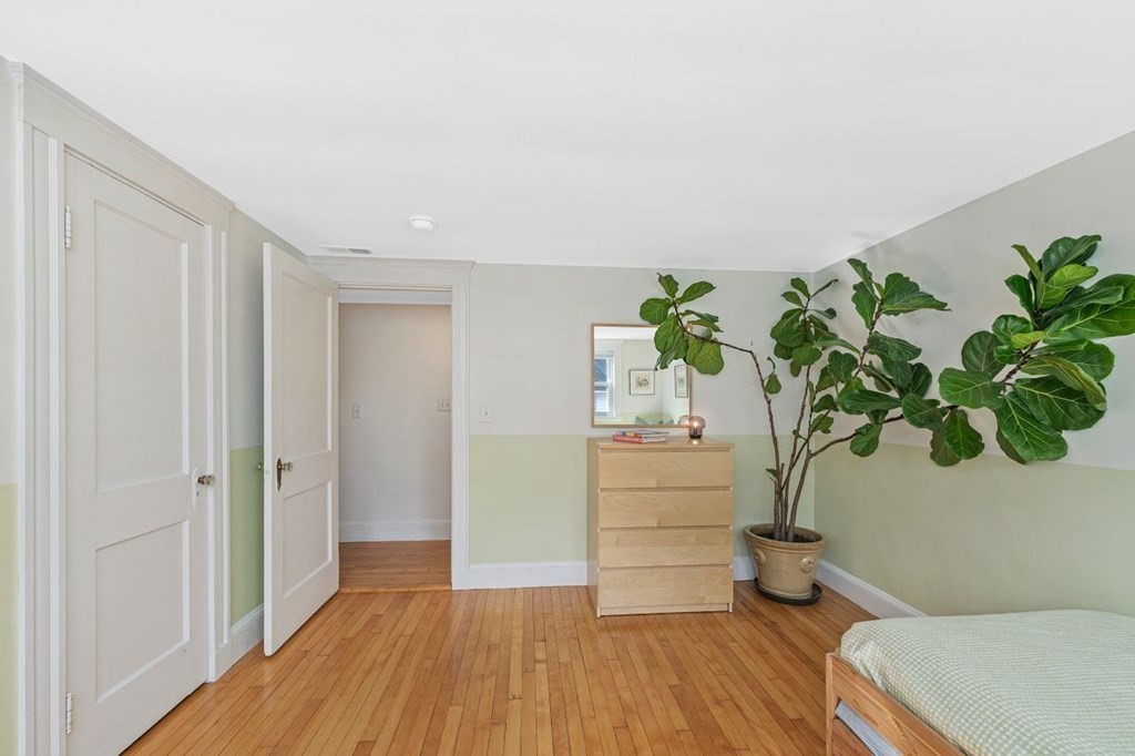 28 Fletcher St Unit: 3