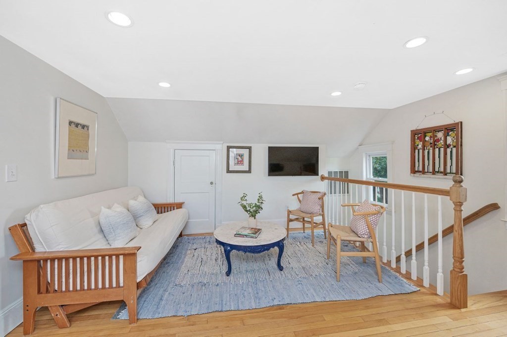 28 Fletcher St Unit: 3