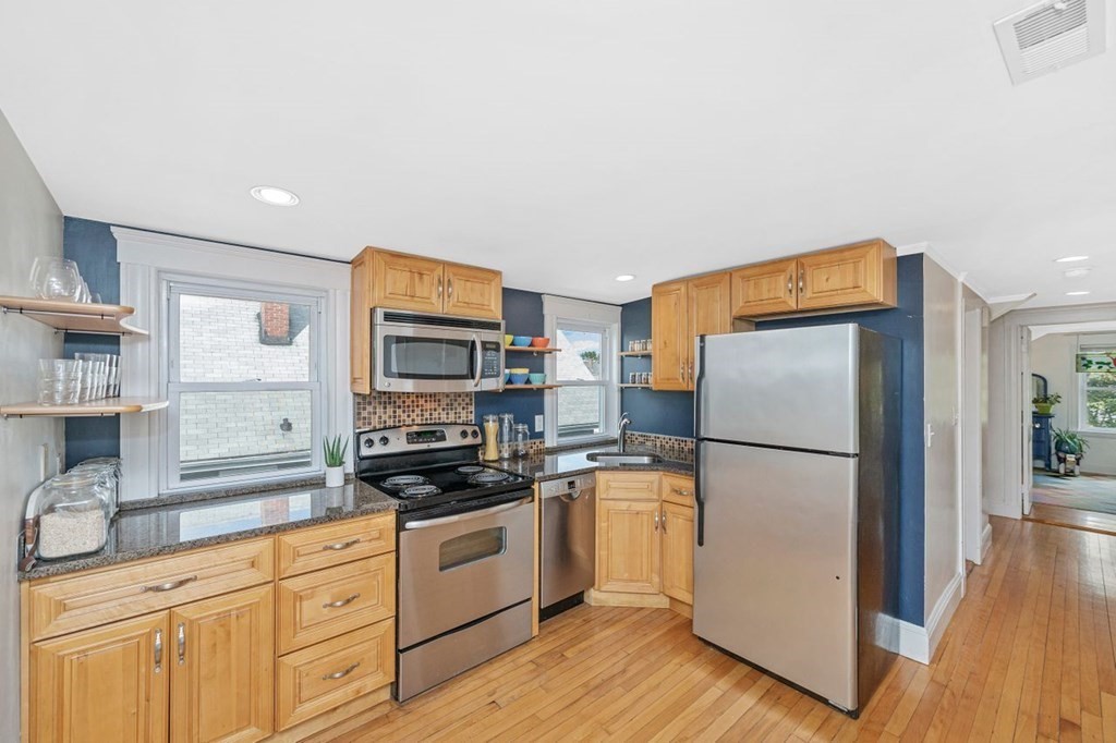 28 Fletcher St Unit: 3