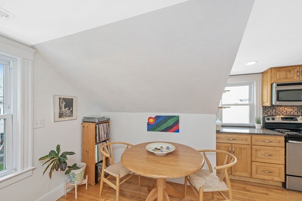28 Fletcher St Unit: 3