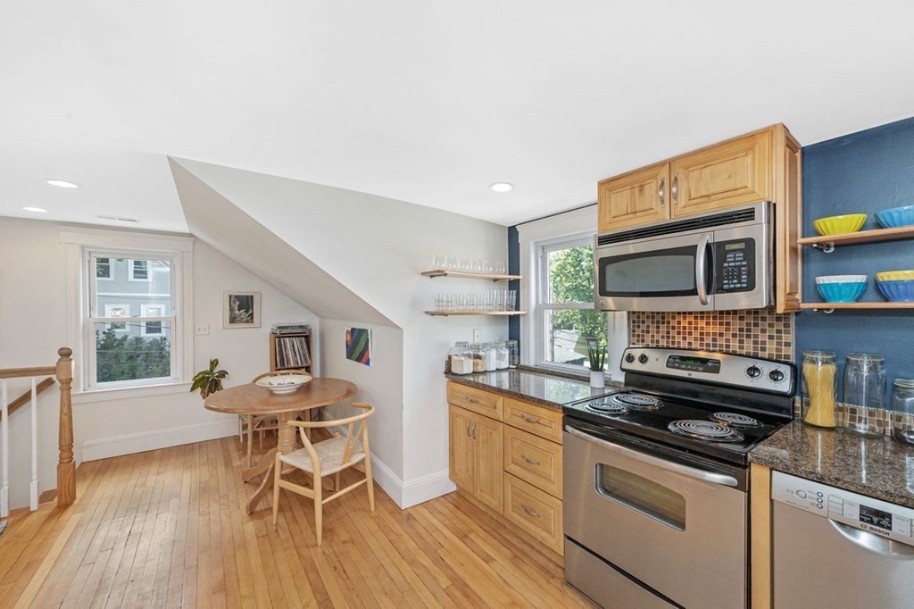 28 Fletcher St Unit: 3