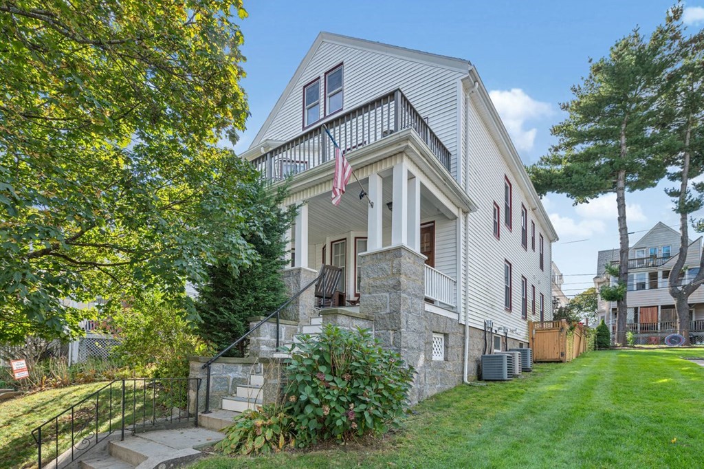 28 Fletcher St Unit: 3