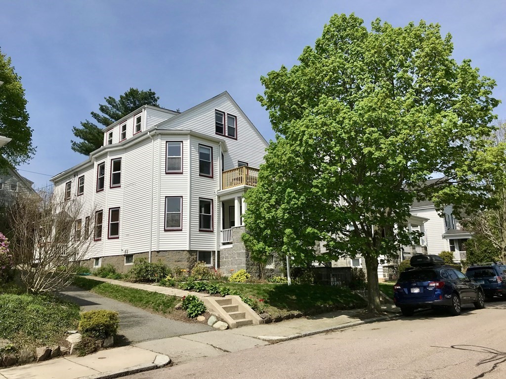 28 Fletcher St Unit: 3