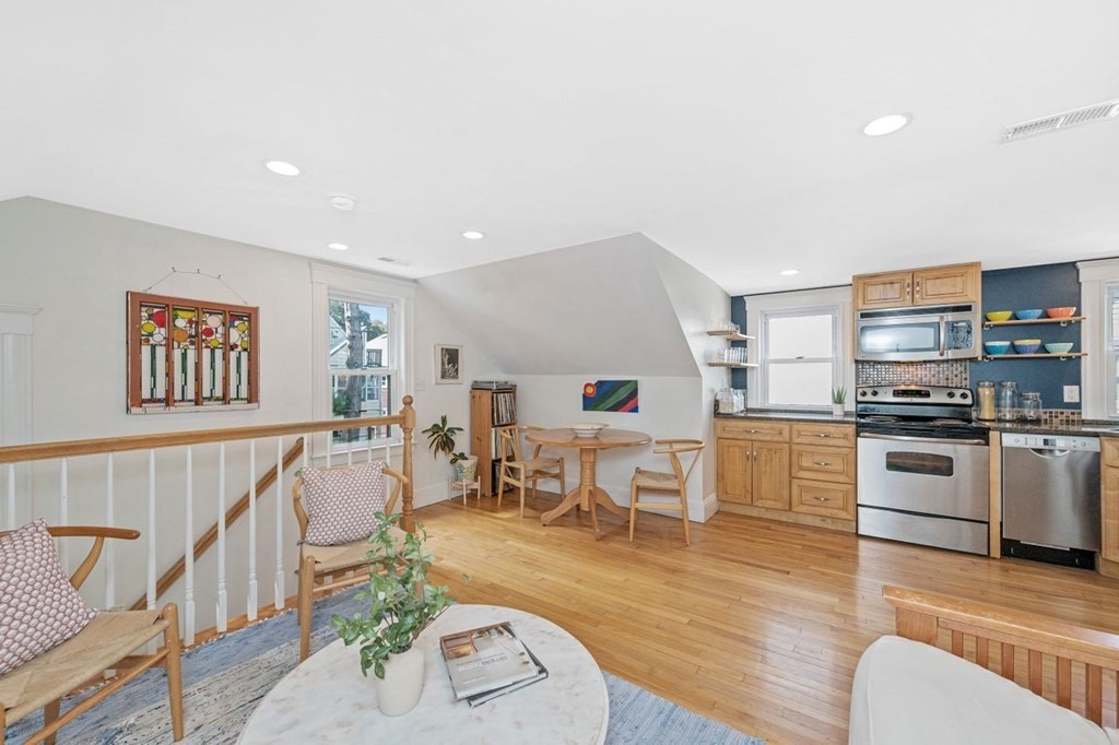 28 Fletcher St Unit: 3