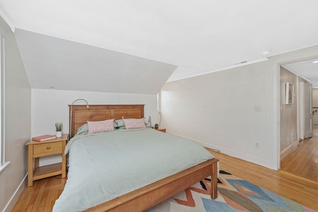 28 Fletcher St Unit: 3