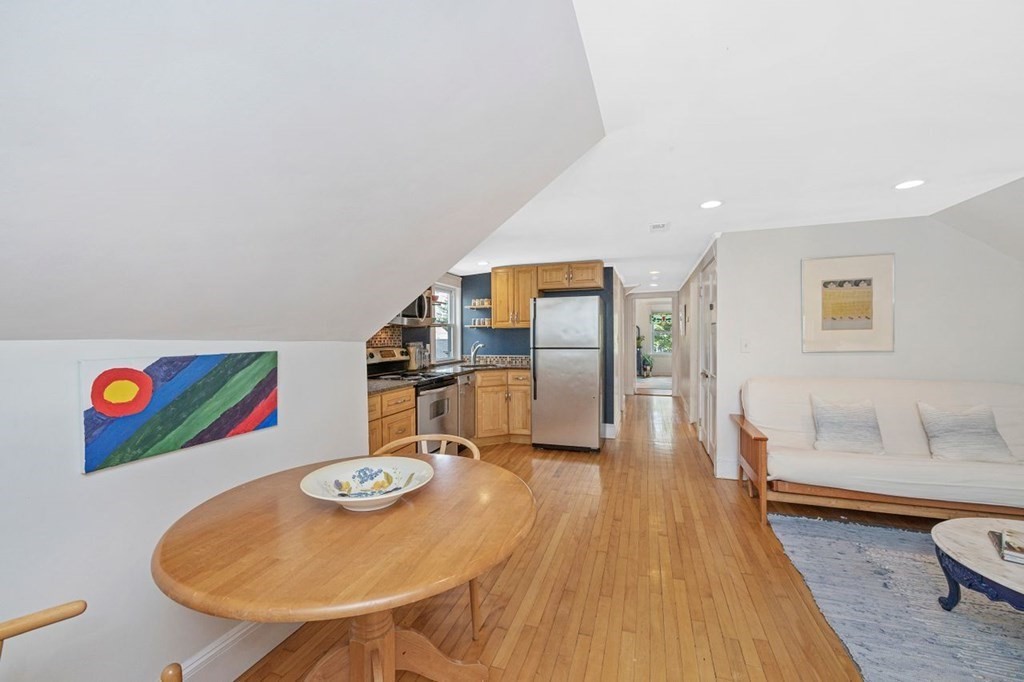 28 Fletcher St Unit: 3