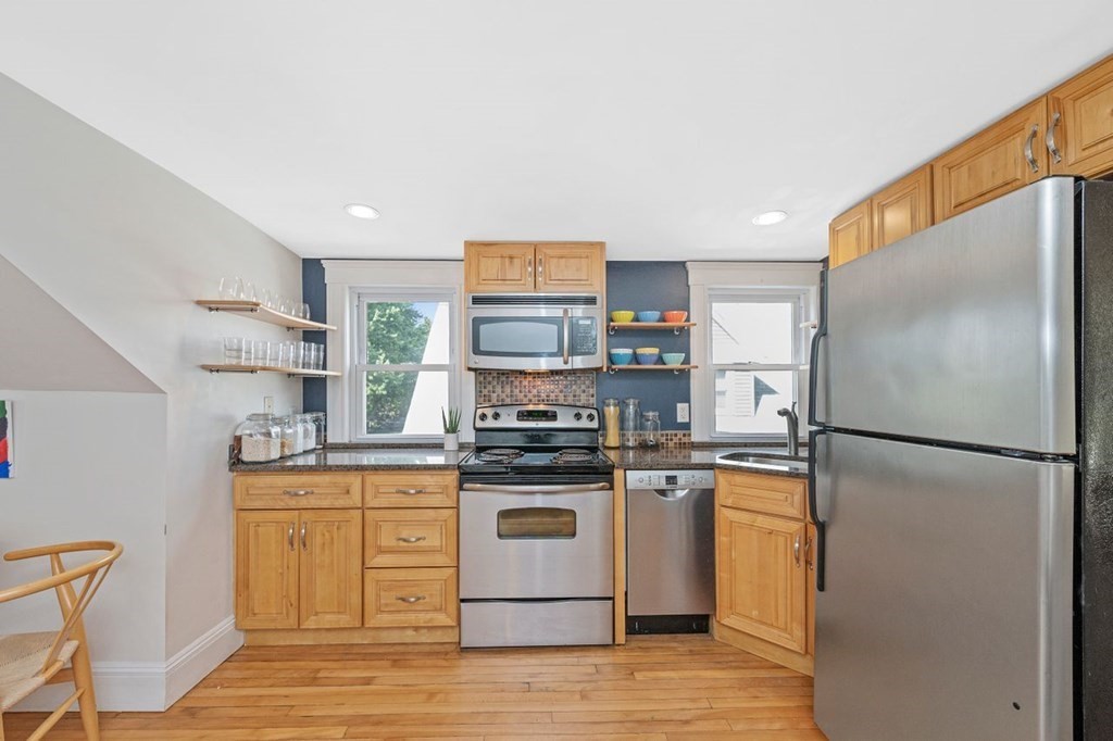 28 Fletcher St Unit: 3