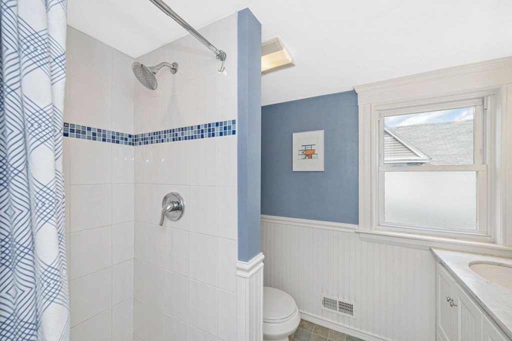 28 Fletcher St Unit: 3