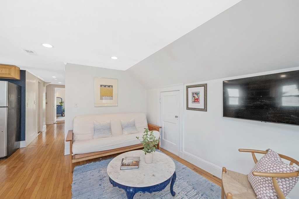 28 Fletcher St Unit: 3