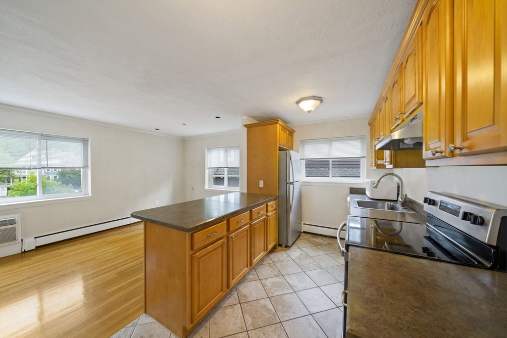 425 S Huntington Ave # 8