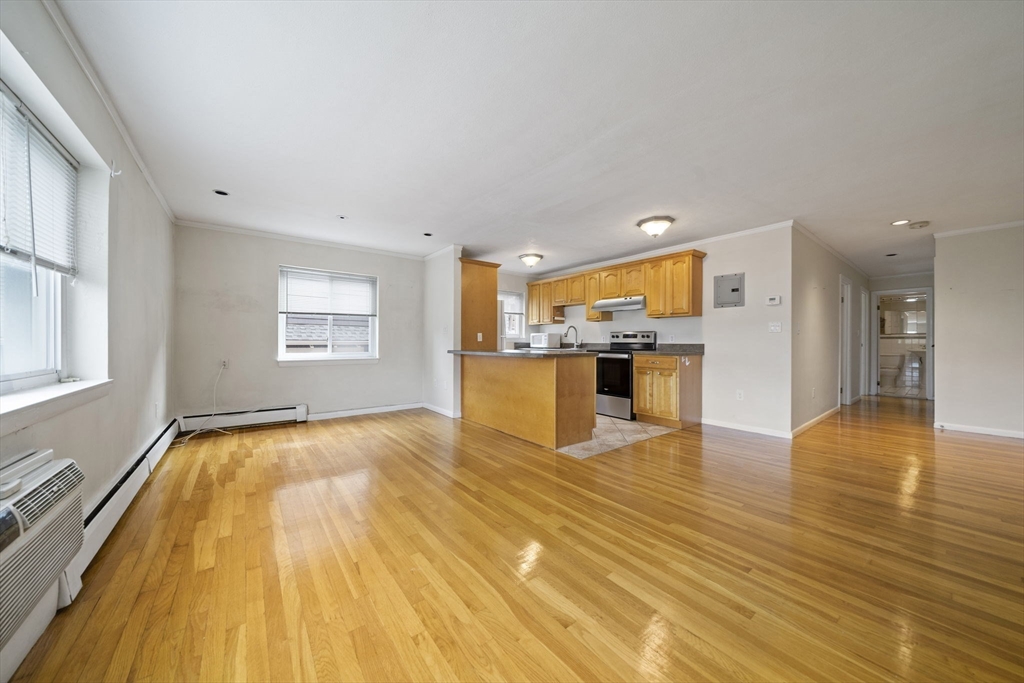425 S Huntington Ave # 8