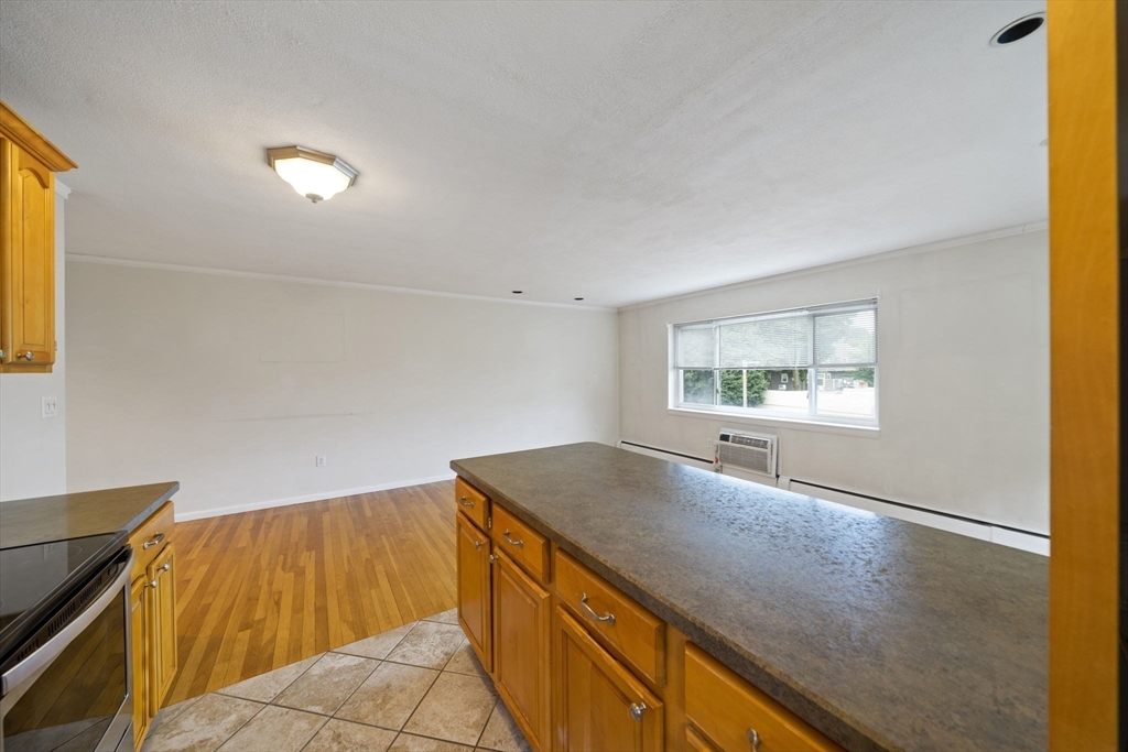 425 S Huntington Ave # 8