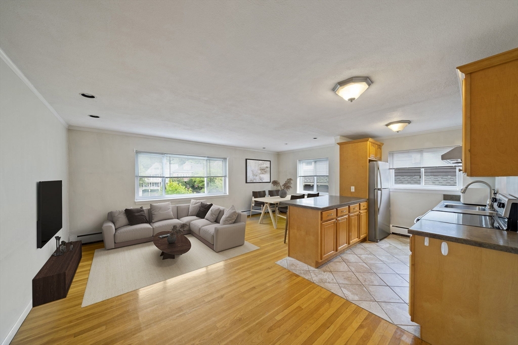 425 S Huntington Ave # 8