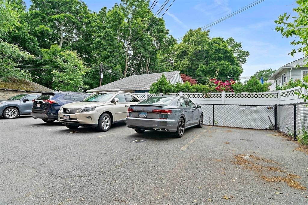 425 S Huntington Ave # 8