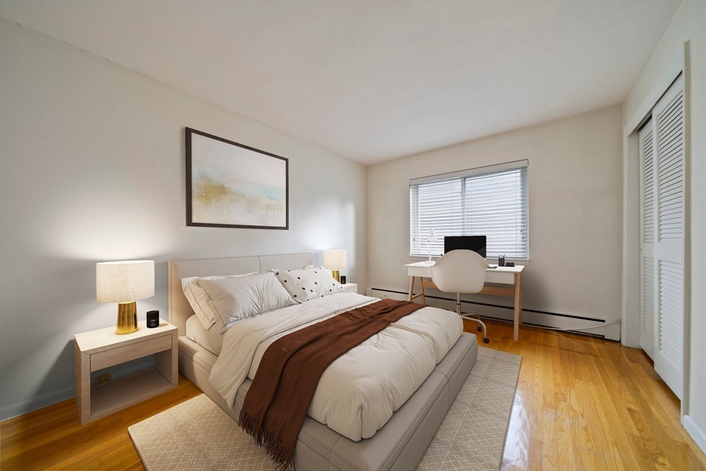 425 S Huntington Ave # 8