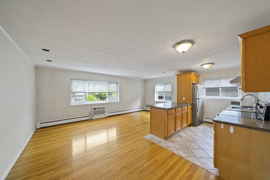 425 S Huntington Ave # 8